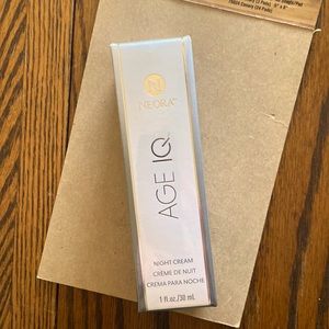 Neora Age IQ Night Cream